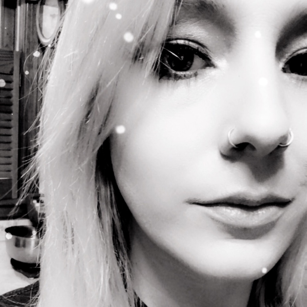 Meet your Posher, Ashley